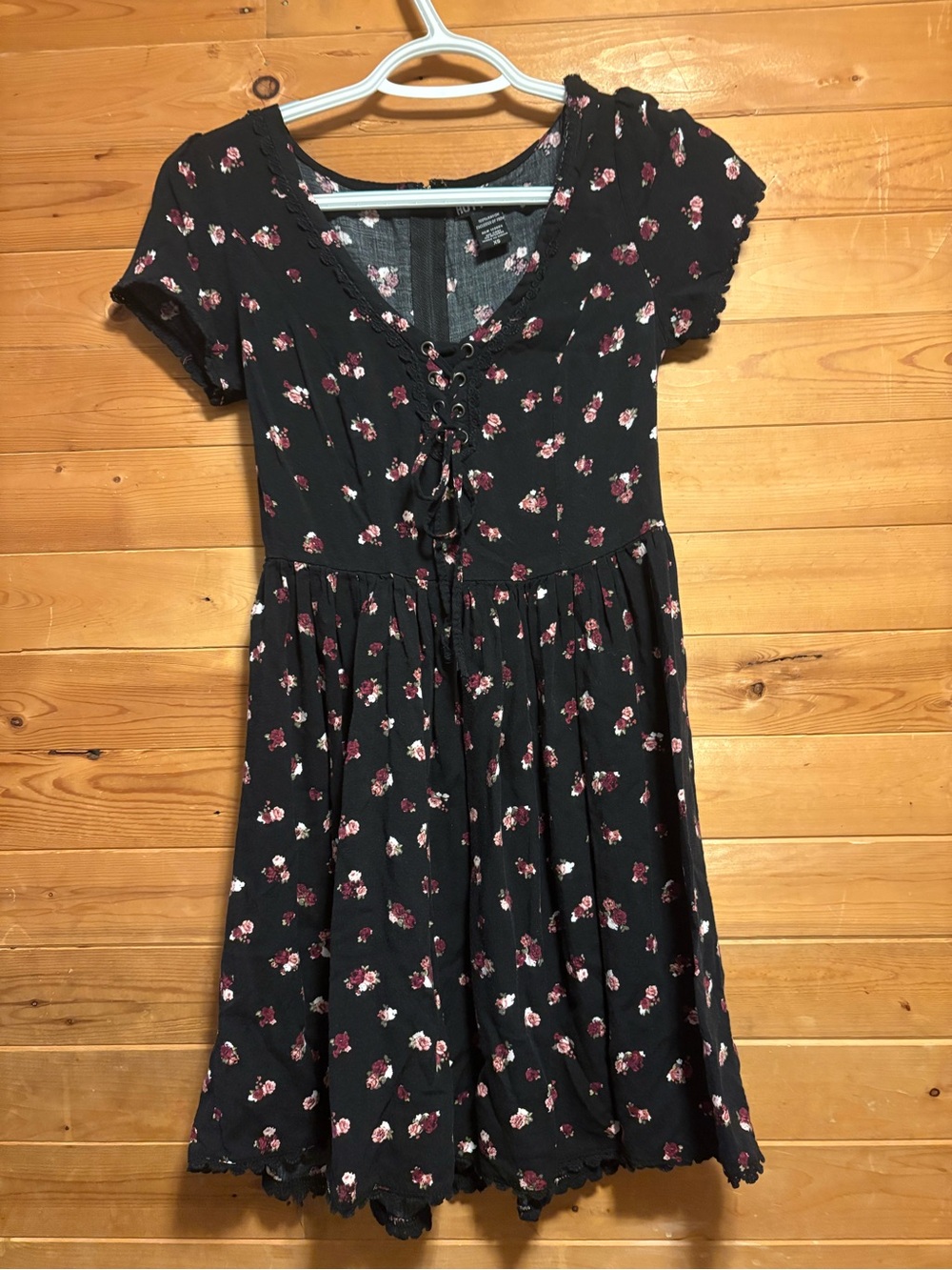 Hot Topic Black Floral Lace-Up Mini Dress with Pink & Cream Blooms